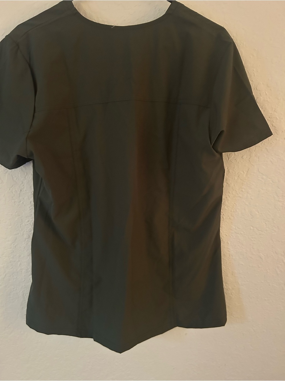 Short-Sleeve Crewneck Top in Olive